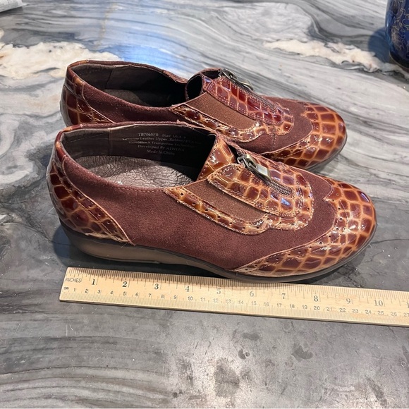 Gravity Defyer Women’s Brown Patent Leather Alligator And Suede Wing Tips Size 9 - Picture 11 of 13